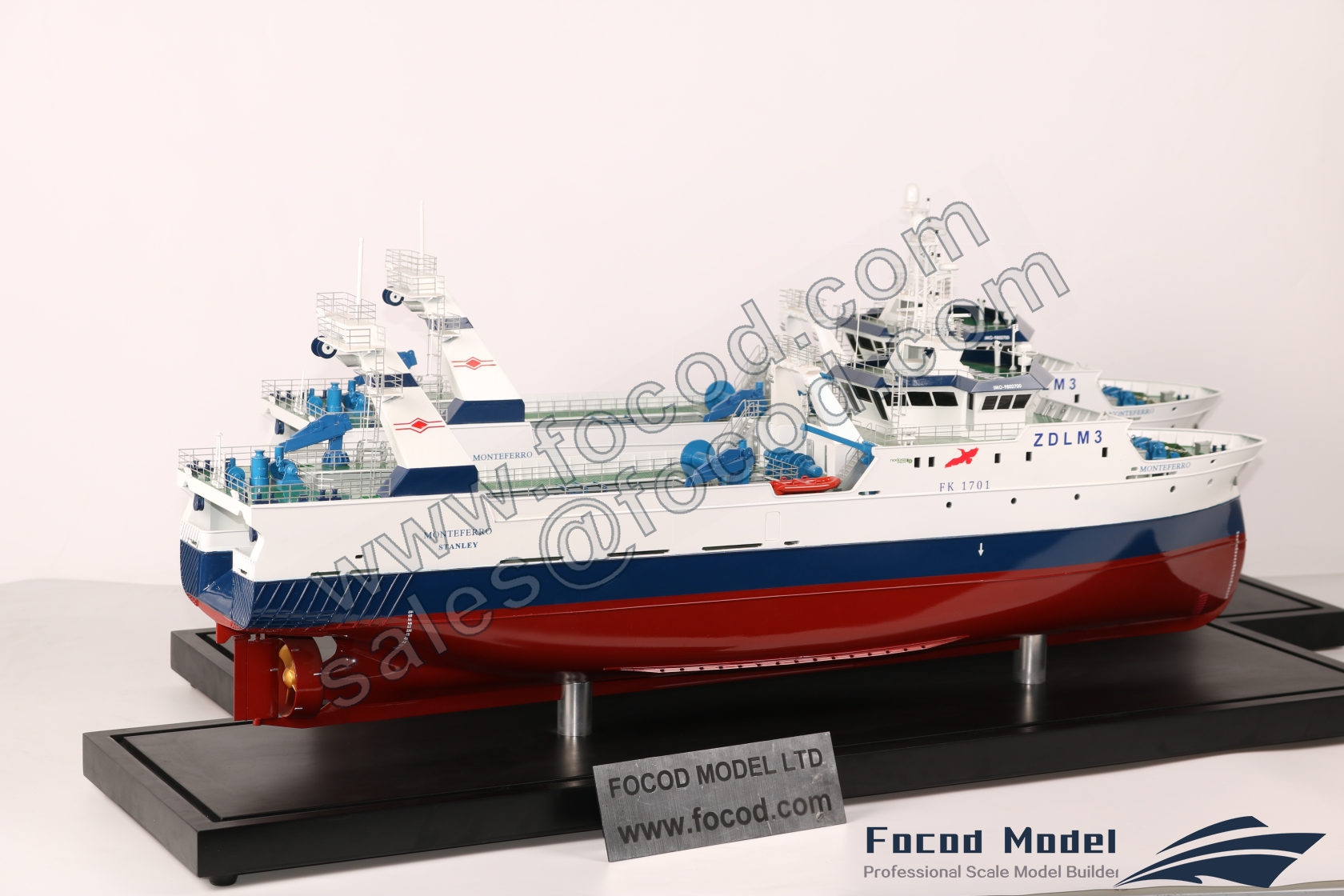 custom made model of 64米拖网渔船